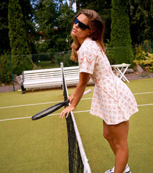  Cool gen z printed tennis dress on court